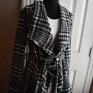 Nanamacs Clever Ideas Houndstooth coat (black & white)